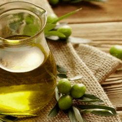 Various Advantages As Well As Disadvantages Of Using Olive Oil On Thick Hair!